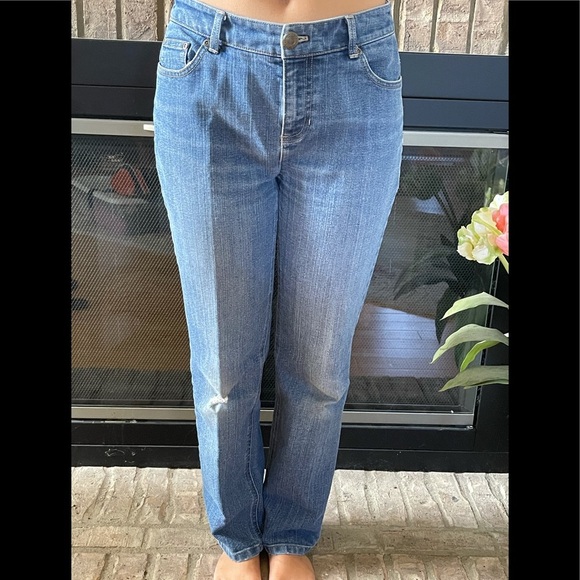 Jones New York Women’s Distressed Jeans Size 4P - Picture 1 of 10